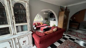 Smart TV, books, music library, stereo
