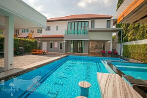 Pool - Pool Villa in Pattaya 5 BD & 1.5 kilometers  from the Pattaya Walking Street (Muang Pattaya)