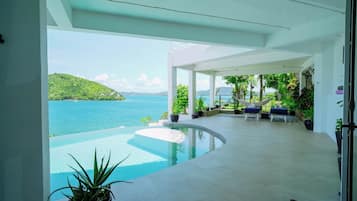 Alberca al aire libre