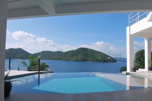 Outdoor pool - Stunning Luxury 1Bedroom 2 Bathroom Villa Suite amazing Bay & Ocean views (Busuanga)