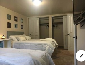 Free WiFi - Green Lake 2 bedroom cozy condo. (Seattle)