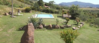 Splendid farmhouse in Val d'Orcia with private swimming pool and sauna