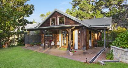 BROWNS COTTAGE - the perfect destination for a romantic getaway. SPECIALS ON NOW !