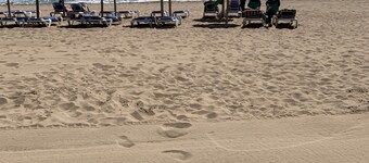 Spacious Four-floor Luxury Torrevieja Villa,Sea and Park Views, Free Wi Fi.