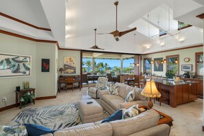 Smart TV - Beachfront 3 bedroom penthouse with easy beach access! (Waikoloa)
