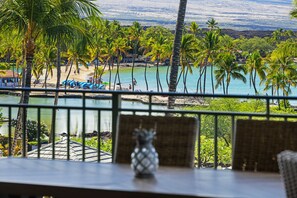 Property grounds - Beachfront 3 bedroom penthouse with easy beach access! (Waikoloa)