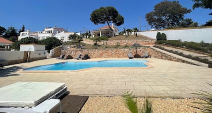 Villa "SOL" mit privatem Pool in angelegten Gärten
