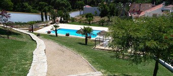 Villa "SOL" With private Pool Set In Landscaped Gardens near Costa da Caparica