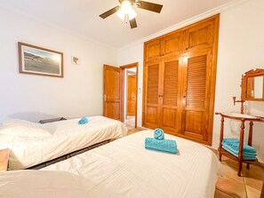 2 chambres, fer et planche Ă repasser, Wi-Fi, draps fournis