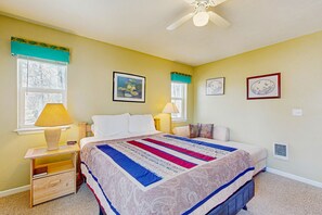 3 bedrooms, iron/ironing board, WiFi, bed sheets