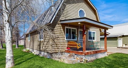 Roomy Dog-Friendly Home with Seasonal Stream - Easy Access to Outdoor Activities