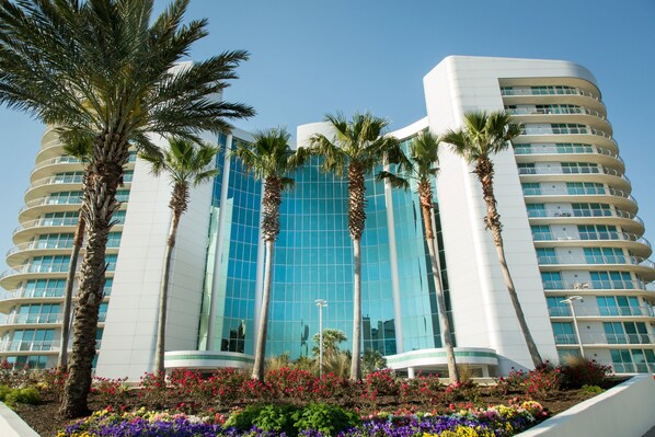 Experience the unique curved architecture and beautiful garden surroundings of this hotel.