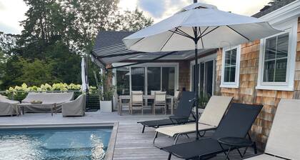 Perfect Waterfront, NoFork Ubicación: enorme patio, muelle, kayaks, bodegas, 3 bd / 2ba