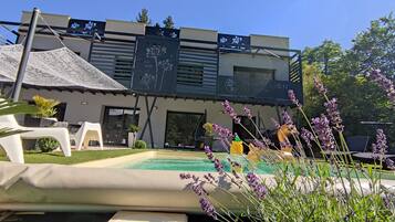 Piscine extérieure, piscine chauffée