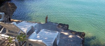  A P A R T M E N T - 7 7 Plage privée et piscine 