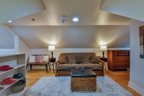 Smart TV, reproductor de DVD y libros 