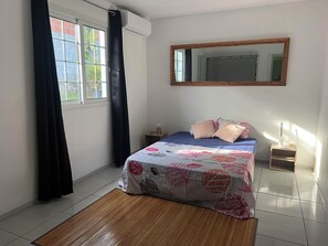 2 quartos, ferros/tábuas de passar roupa, Wi-Fi de cortesia