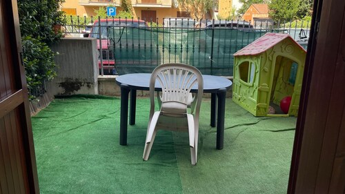 Beautiful house with private garden and indipendente garden. 