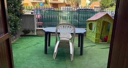 Beautiful house with private garden and indipendente garden.