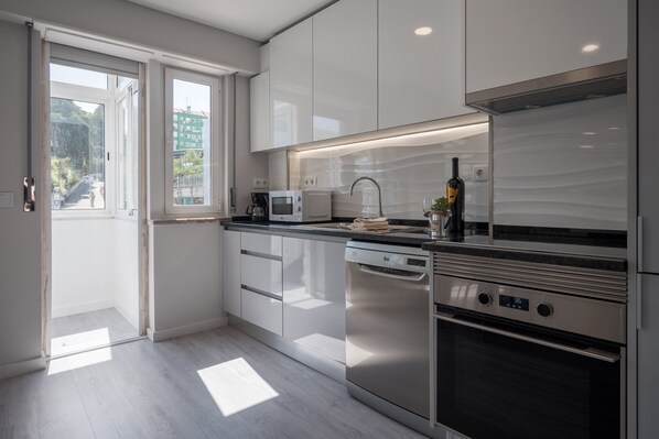 Fridge, microwave, oven, dishwasher