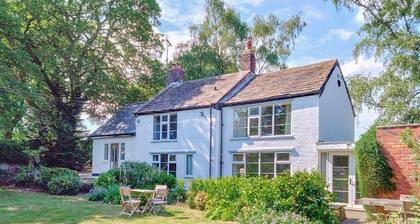 3 bedroom accommodation in Heath, near Chesterfield