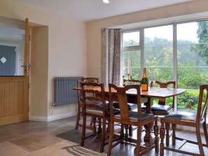 Unclassified image, 3 of 25, button - 3 bedroom accommodation in Heath, near Chesterfield (Heath, near Chesterfield)