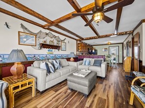 Smart TV, fireplace, DVD player