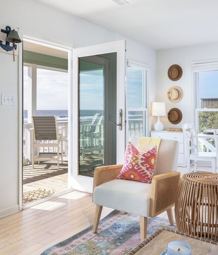 "The Salty Dog" - Classic Oceanfront Beach House