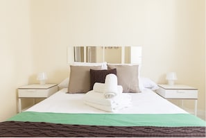 2 bedrooms, iron/ironing board, WiFi, wheelchair access