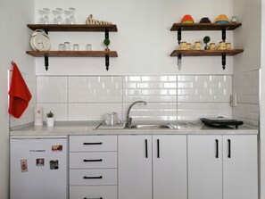 Private kitchen - Elyon Apartments - 2 (150m from the Lake & Beach - near City Center)  (Ohrid)