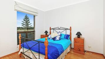 3 bedrooms, iron/ironing board