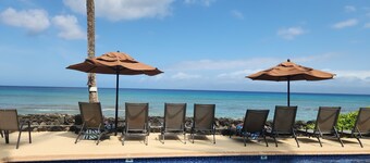 Beautiful Views from 2 bedroom Top Floor! Winter Spec #205