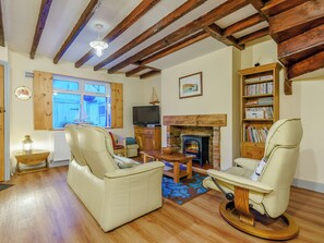 Living area - 2 bedroom accommodation in Whitby (Whitby)