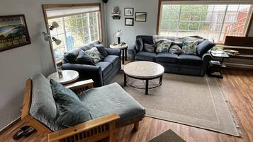 Televisión y chimenea