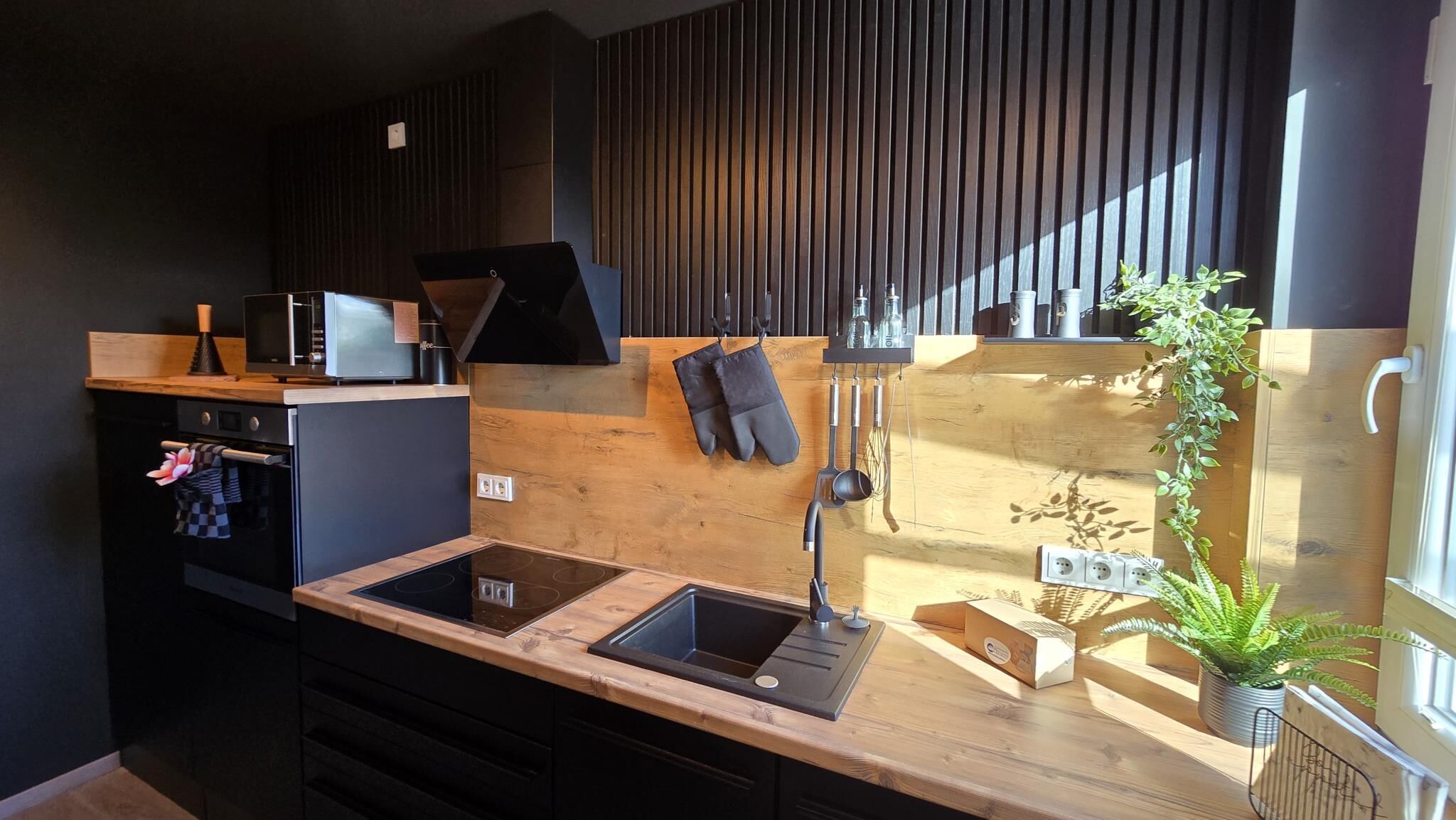 Geladeira, micro-ondas, fogão, cooktop