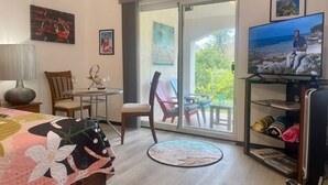 1 dormitorio, tabla de planchar con plancha, Internet y ropa de cama