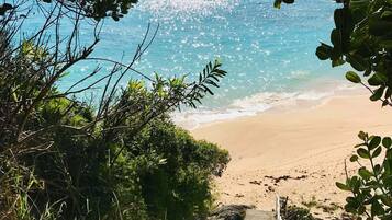 Solsenger og strandhåndklær