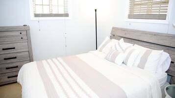 2 soverom, strykejern/-brett, wi-fi (inkludert) og sengetøy