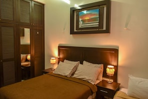 2 bedrooms, in-room safe, iron/ironing board, WiFi