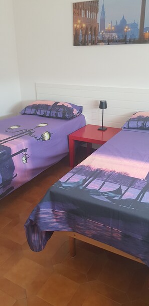 2 dormitorios, cuna de viaje, wifi y ropa de cama