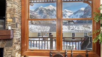 3 bedrooms, individually decorated, individually furnished, free WiFi