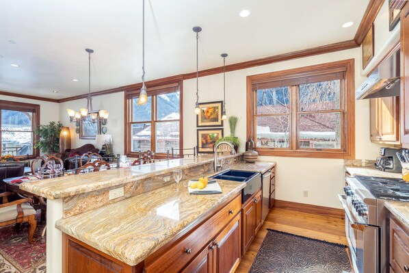 Private kitchen - Tres Casas A by Exceptional Stays (Telluride)