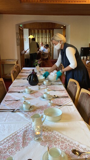Buffet breakfast for a fee on weekends - B&B Sauerland TCF (Willingen)