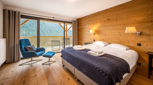 4 slaapkamers, een strijkplank/strijkijzer, wifi, beddengoed