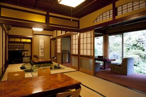 Quarto tradicional, para não fumantes (Japanese Style, Annex, Kasho) | Cofres nos quartos, Wi-Fi de cortesia