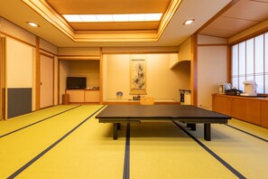 传统客房, 无烟房 (JapaneseStyle, Main Building, Disount) | 客房内保险箱、免费 WiFi