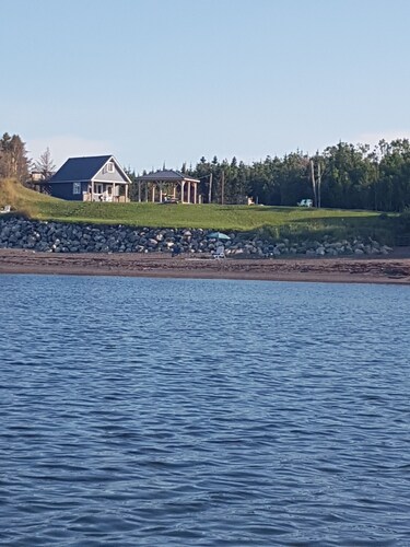 Private Oceanfront Cottage - Gazebo and Decks