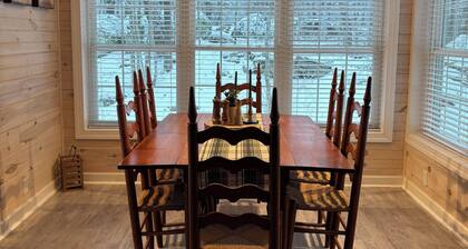 Beautiful Cabin on Private Wooded Acreage