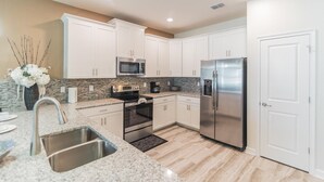 House, Multiple Beds (1520MB-The Retreat at ChampionsGate) | Private kitchen - 1520mb-the Retreat at Championsgate (Davenport)