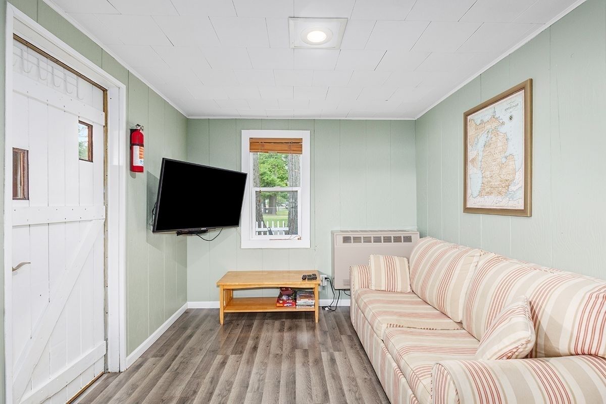 Een smart-tv, een dvd-speler en een filmbibliotheek